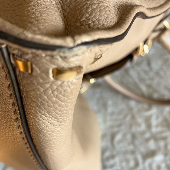 Michael Kors Rare Hamilton Handbag/Shoulder bag. Tan with gold. Snap and zipper - Picture 9 of 10